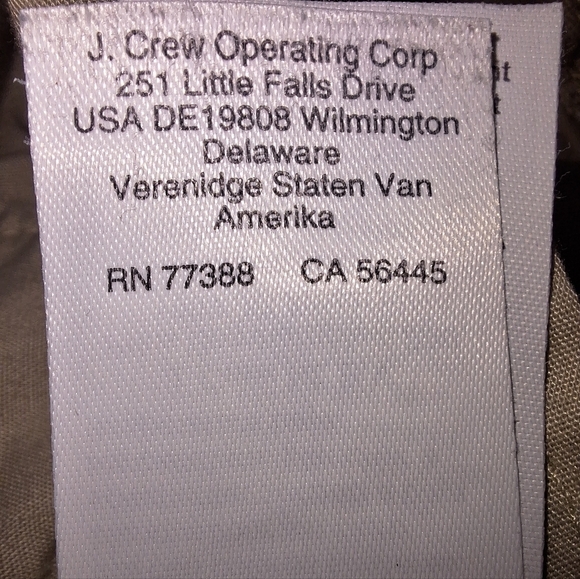 Pair of J.Crew ladies tan shorts in a size 8. Cotton/elastane material. Pre-love - Picture 3 of 8